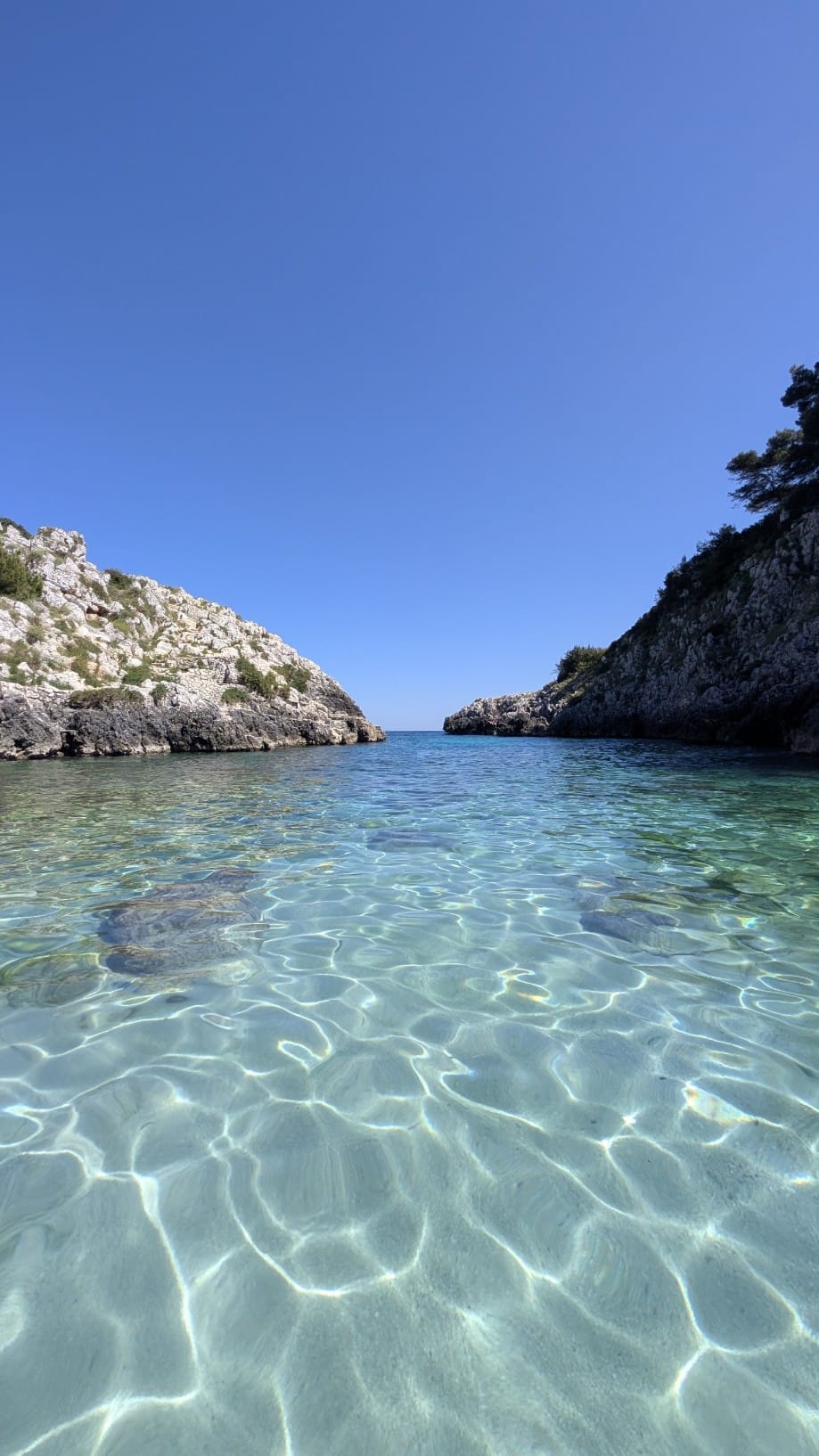 Insenatura nascosta lungo la costa del Salento